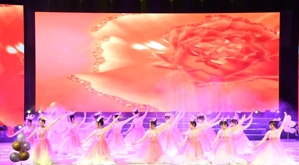 舞蹈《静明花开》